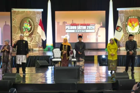 Debat Panas Cagub Jatim: Kesejahteraan Masyarakat Madura Jadi Sorotan foto beritajatim