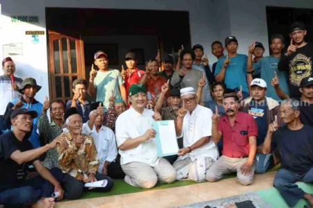 Warga Puji Komitmen Cabup Kediri Deny Mundur Jika Gagal Wujudkan Program Dusun foto berita jatim