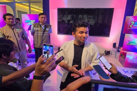 Khofifah-Emil Dapat Dukungan Pemuda Pemudi dan Eks Relawan Prabowo Khofifah-Emil Dapat Dukungan Pemuda Pemudi dan Eks Relawan Prabowo