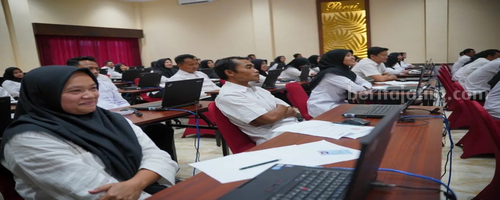 Suasana peserta tes SKD mengikuti tahapan seleksi PPPK Pemkab Pacitan pada tahun lalu (istimewa/beritajatim.com)