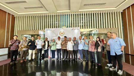 Pastikan Stok BBM Aman, DPR RI dan ESDM Jatim Kunjungi Pertamina Jatimbalinus