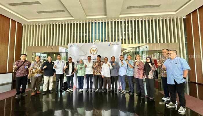 Pastikan Stok BBM Aman, DPR RI dan ESDM Jatim Kunjungi Pertamina Jatimbalinus