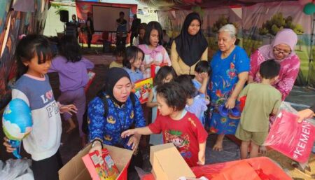 Bantuan Rp209 Juta untuk Korban Kebakaran di Tambora dari Kemensos Bantuan Rp209 Juta untuk Korban Kebakaran di Tambora dari Kemensos