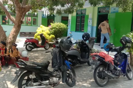 15 Siswa SD di Blitar Keracunan Massal usai Santap Jeli foto beritajatim
