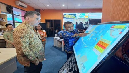Konjen Australia Apresiasi Kesiapan BPBD Jatim Hadapi Bencana Konjen Australia Apresiasi Kesiapan BPBD Jatim Hadapi Bencana