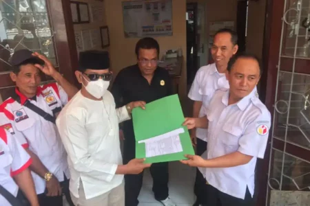 Loloskan Mantan Narapidana, KPU Kota Blitar Dilaporkan ke Bawaslu foto berita jatim