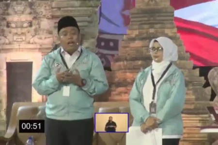 Rini Syarifah Bawa Catatan di Debat Perdana Pilkada Blitar, Ini Kata KPU foto beritajatim