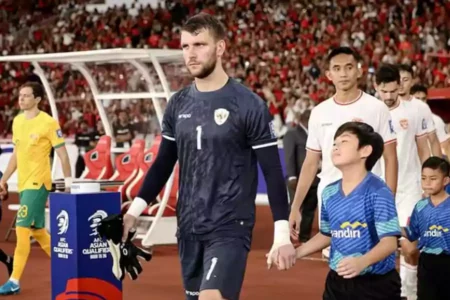 Maarten Paes Kembali Bela Timnas Indonesia, Fokus Hadapi Bahrain dan China Maarten Paes.