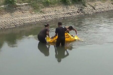 Gadis 14 Tahun Ditemukan Tewas di Sungai Waruturi Jombang foto beritajatim