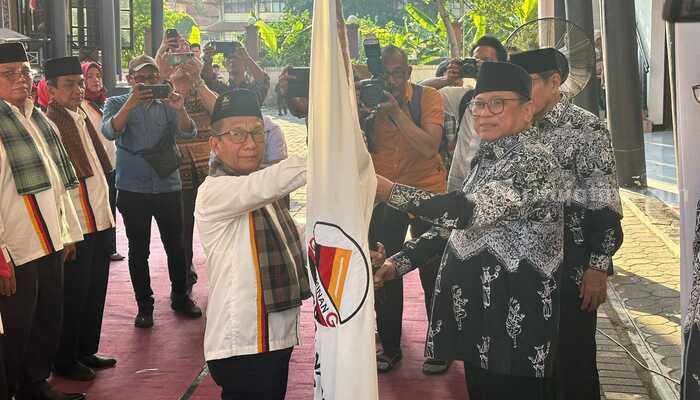 Lantik Pengurus GEBU Minang Jatim 2024-2029, OSO: Jaga Kerukunan!