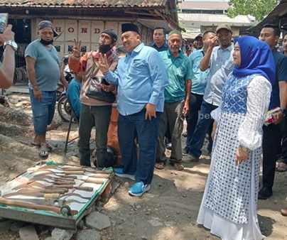 Kunjungi Pasar Tunggorono Jombang, Warsubi: Pembangunan Kembali Pasar Rakyat Harus Melalui Pemetaan foto beritajatim