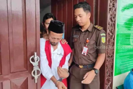 Terdakwa Pembunuhan Agen BRIlink di Gresik Divonis 12 Tahun Penjara foto berita jatim
