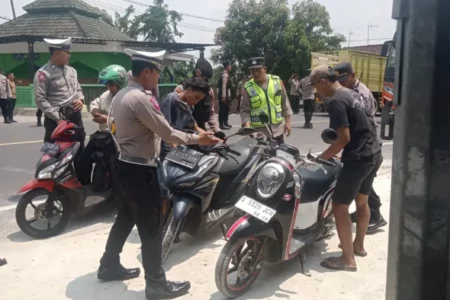Suporter Gagal Dukung Persela di Markas Persibo, Ini Sebabnya foto berita jatim