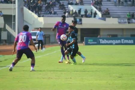 Kena Sanksi 4 Laga Kandang Tanpa Penonton, Persela Banding foto berita jatim