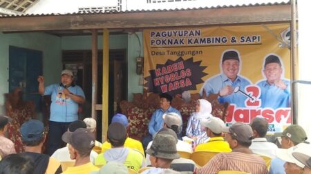 Pilkada Jombang 2024, Kelompok Peternak Sapi dan Kambing Desa Tanggungan Dukung WarSa foto beritajatim
