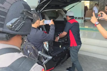 KPK Geledah Kantor Dinas Peternakan Jatim foto berita jatim