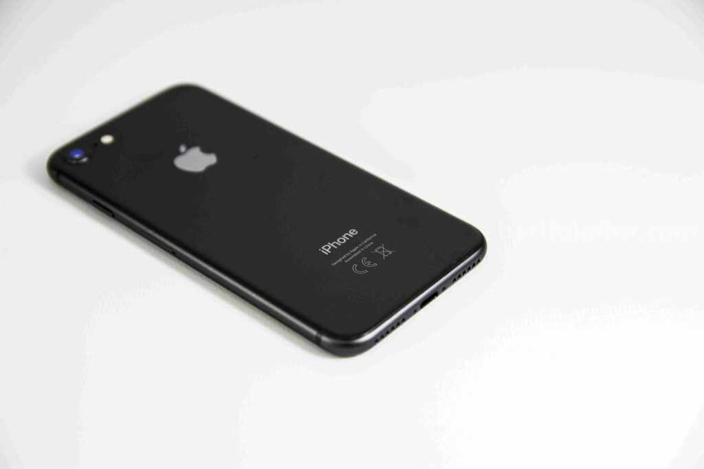 Ilustrasi iPhone. (Tuur Tisseghem/pexels.com)