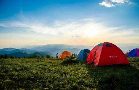 Ilustrasi camping ground di Blitar. (Xue Guangjian/pexels.com)