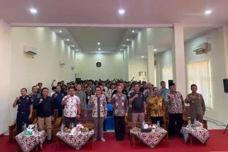 E-Sports Tournament dalam rangka Sosialisasi Gempur Rokok Ilegal. [Diah Ayu/Beritajatim.com]