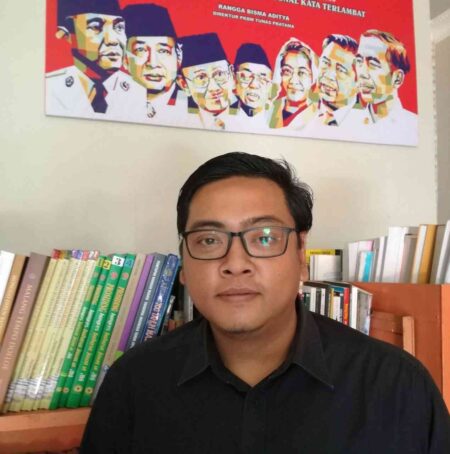 Ketua KPU Kota Blitar, Rangga Bisma Aditya, Senin (28/10/2024). (foto : Istimewa/beritajatim.com)