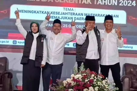 Sanusi dan Gunawan, Dua Sahabat yang Bertarung di Pilbup Malang Paslon nomor urut 1 Sanusi-Lathifah (SALAF) dan nomor urut 2 Gunawan-Umar Usman (GUS) saat debat publik.