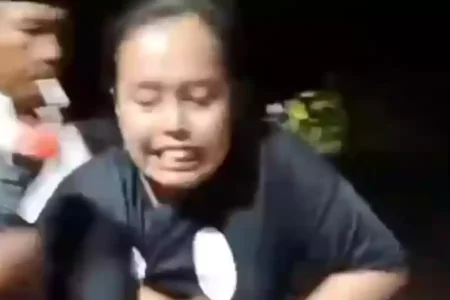 Suami Kerja ke Jakarta, Istri di Rumah Malah Selingkuh Tangkapan layar video penggerebekan perselingkuhan di Bangkalan.