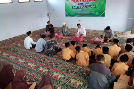 Peresmian kelas baru di lantai II SMP Nurul Islam Desa Grujugan Kidul, Kecamatan Grujugan, Kabupaten Bondowoso, Sabtu (5/10/2024). (Deni Ahmad Wijaya/Beritajatim.com)