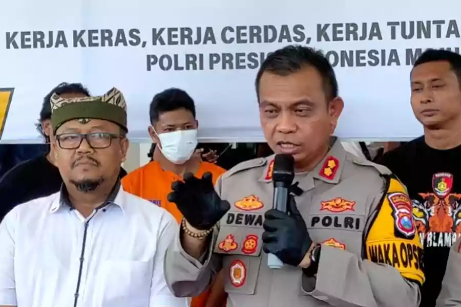 Wakapolresta Banyuwangi AKBP Dewa Putu Eka D, saat ungkap kasus di Mapolresta.