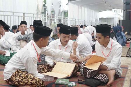 Semangat 1 Abad: Al-Falah Ploso Kediri Gelar OSN, Ajang Prestasi Santri dan Warisan Keilmuan Islam Foto BeritaJatim.com