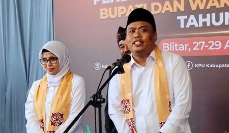 Tim Rini-Ghoni Bakal Gugat KPU Kabupaten Blitar Foto BeritaJatim.com