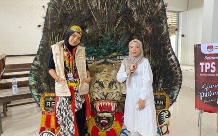 Ada Reog Ponorogo di TPS Sidomulyo Tuban, Warga Lebih Antusias Foto BeritaJatim.com