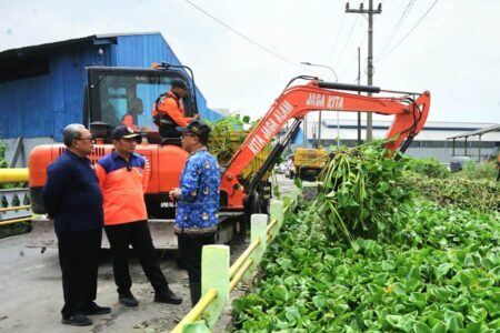 BPBD Jatim Gandeng Pemkab Sidoarjo Bersih-bersih Kali Buntung Foto BeritaJatim.com