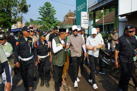 Ribuan Warga Padati Kampanye Gus Haris-Ra Fahmi di Krucil Probolinggo Foto BeritaJatim.com