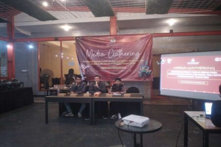 KPU Probolinggo Siap Gelar Debat Publik Kedua, Soroti Peran Pemuda dan Ekonomi Kreatif Foto BeritaJatim.com