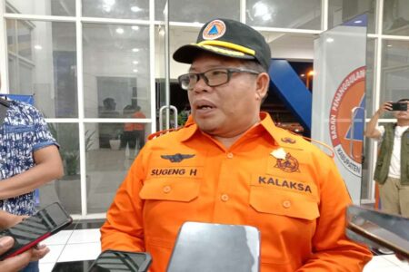 Waspada Musim Hujan, BPBD Pasuruan Imbau Masyarakat Pangkas Pohon Foto BeritaJatim.com