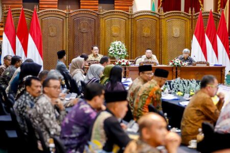 Rapat Bareng Banggar DPR RI, Pj Gubernur Jatim: Momen Strategis Salurkan Aspirasi Peningkatan Pembangunan Foto BeritaJatim.com