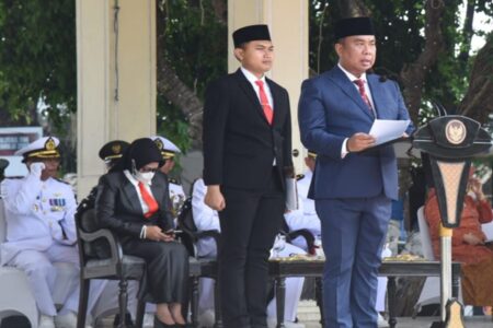 Hari Pahlawan, PNS Sidoarjo Terima Satyalencana Karya Satya Presiden RI Foto BeritaJatim.com