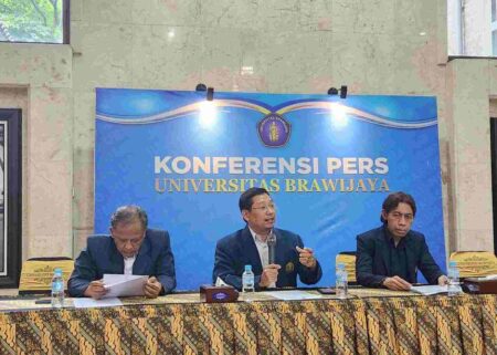 UB Kukuhkan Empat Profesor Lintas Disiplin Ilmu Foto BeritaJatim.com