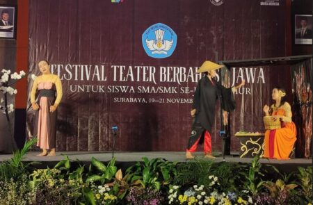 Pertama Kali, Balai Bahasa Jawa Timur Gelar Festival Teater Berbahasa Daerah Foto BeritaJatim.com