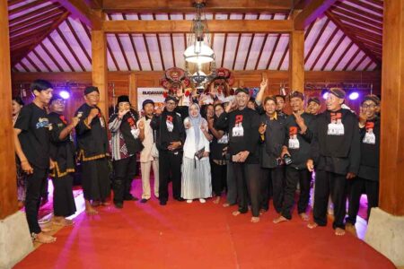 Seniman dan Budayawan Dukung Dhito-Dewi di Pilbup Kediri 2024, Ini Alasan Mereka Seniman dan Budayawan Dukung Dhito-Dewi di Pilbup Kediri 2024, Ini Alasan Mereka