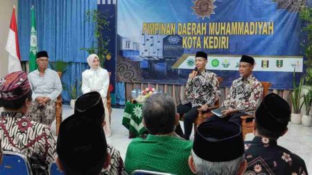 Silaturahmi ke Muhammadiyah Kota Kediri, Vinanda dan Gus Qowim dapat Wejangan Foto BeritaJatim.com