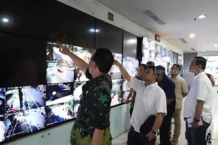 DPRD Surabaya Soroti Temuan Krusial di Command Center 112, Alat Kadaluarsa Foto BeritaJatim.com