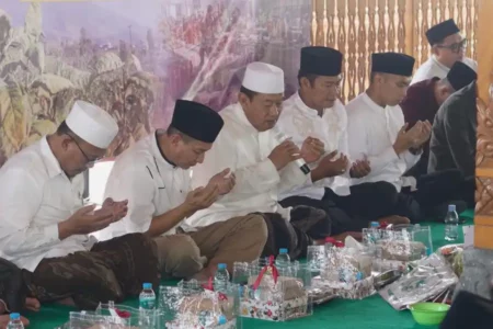 Gus Ubaid dan Alumni Ponpes Langitan Dukung Yes-Dirham di Pilkada Lamongan Foto BeritaJatim.com
