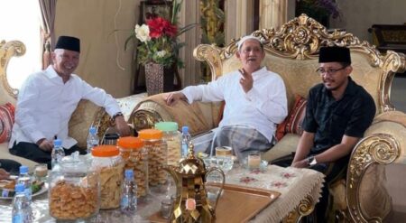 Said Abdullah Optimis Pasangan Risma-Gus Hans Said Abdullah saat berkunjung ke tim pemenangan Risma-Gus Hans di Bangkalan