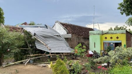 Angin Kencang Terjang Mojokerto, 8 Rumah Rusak