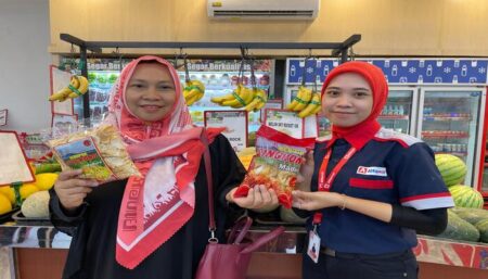 Kisah UMKM Keripik Singkong Jombang yang Melesat Bersama Alfamidi Foto BeritaJatim.com