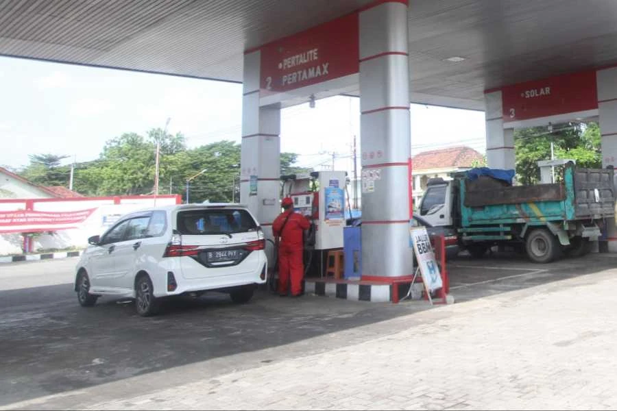 Penggunaan QR Code untuk Pembelian Pertalite, Ini Tanggapan Konsumen Magetan Foto BeritaJatim.com