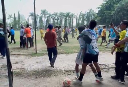 Pertandingan Sepakbola Popda Jatim di Bangkalan Ricuh Foto BeritaJatim.com