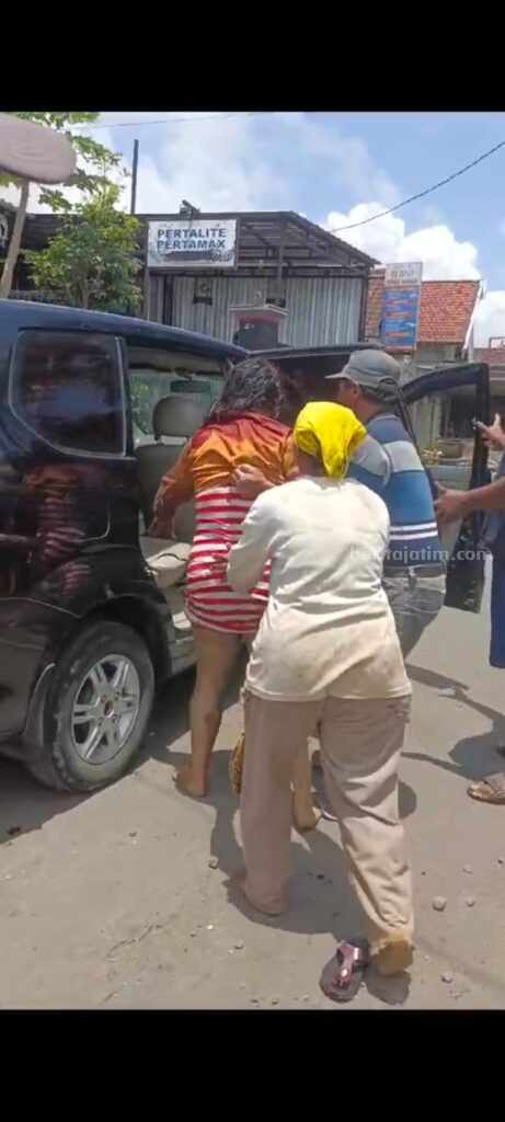 Perselisihan HP, Ibu Muda di Blitar Dibacok Berkali-kali Oleh Suami Foto BeritaJatim.com