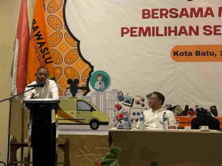 Anggota Bawaslu RI Totok Hariono : Tugas Wartawan dan Bawaslu Sama Foto BeritaJatim.com